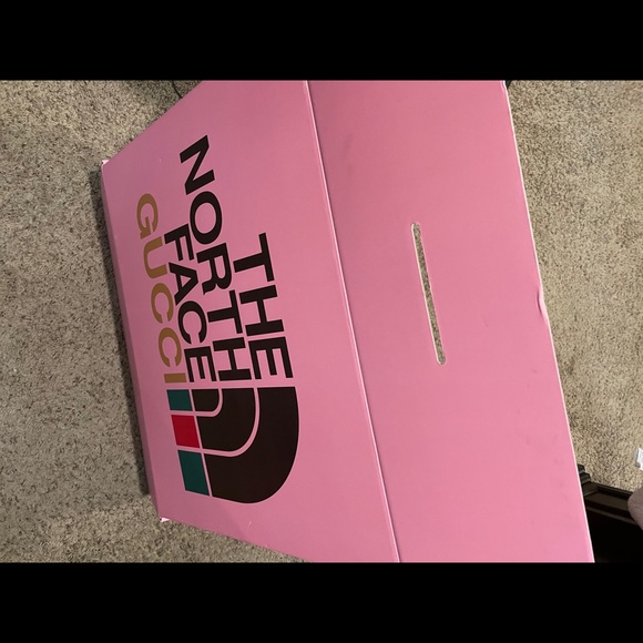 GucciXnorthface olive Puffer Jacket. Brand New. - Picture 4 of 10